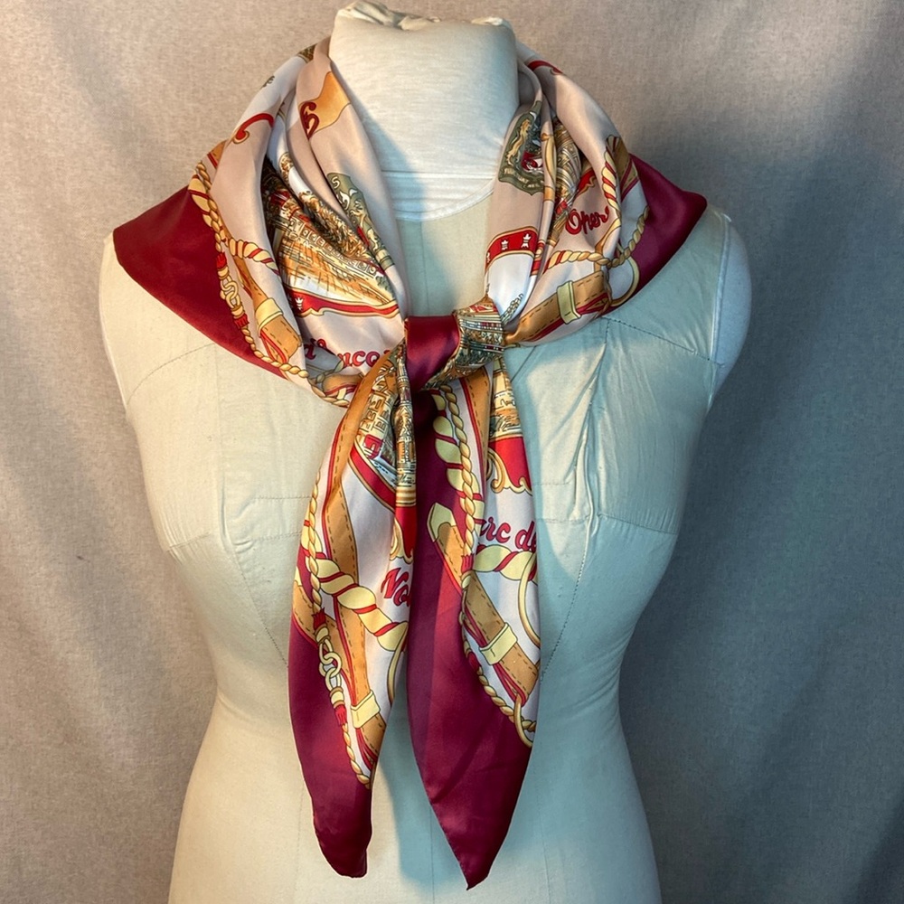 VINTAGE ROGER L. PARIS SCARF.